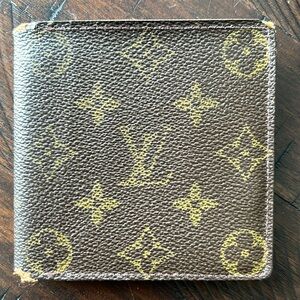 Louis Vuitton Monogram Bifold Wallet Authentic